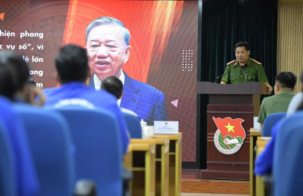 T.Ư Đoàn phối hợp với Bộ Công an tập huấn cho TNTN hướng dẫn người dân sử dụng VNeID