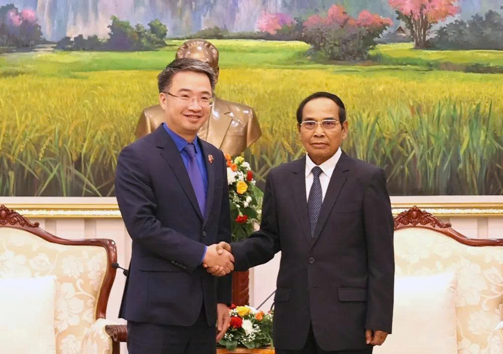 Đoàn đại biểu Trung ương Đoàn TNCS Hồ Chí Minh tiếp kiến Phó Chủ tịch nước Lào