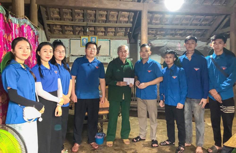Tuổi trẻ Nghệ An tri ân gia đình thương binh liệt sĩ