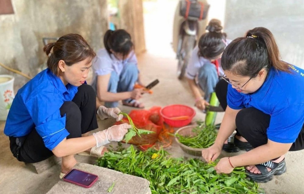 Ấm áp bữa cơm tri ân anh hùng liệt sĩ của tuổi trẻ Bắc Ninh
