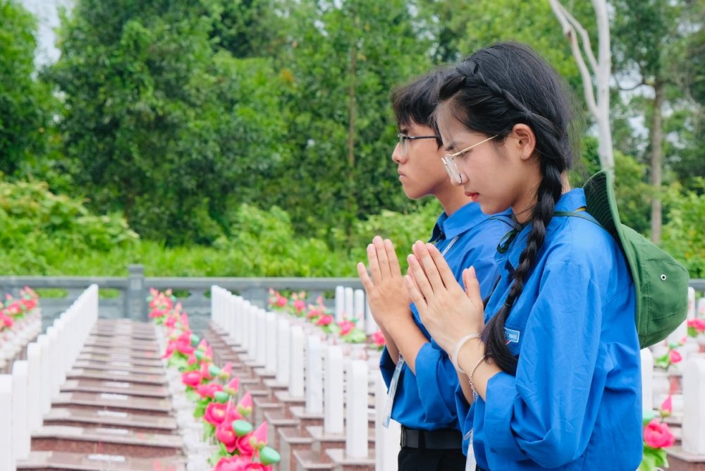 Về tri ân những người lính ‘xẻ dọc Trường Sơn đi cứu nước’