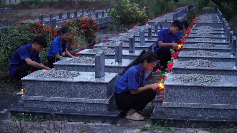 Tuổi trẻ Huế tri ân các anh hùng liệt sĩ, thương binh, người có công