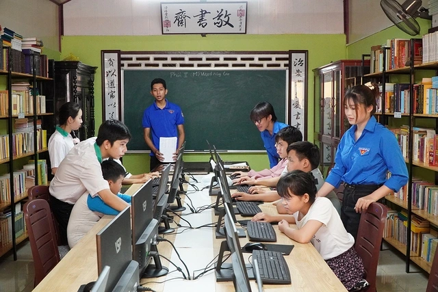 Lớp học tình thương ở chùa Nam Nhã