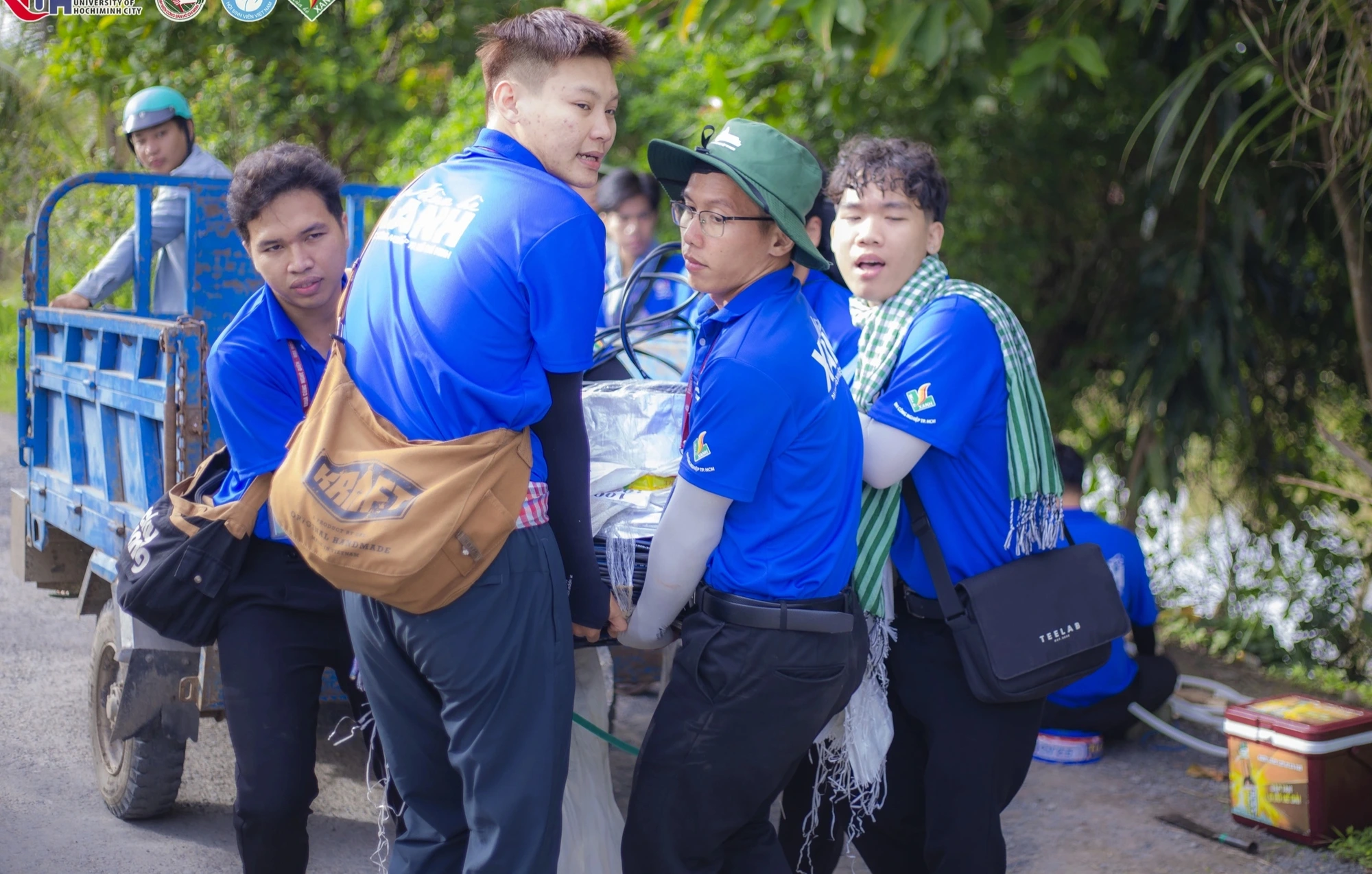 Sinh viên giúp địa phương giải quyết những vấn đề cấp bách