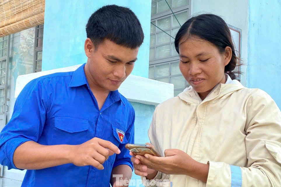 Thanh niên Gia Lai đồng hành người dân trong chuyển đổi số