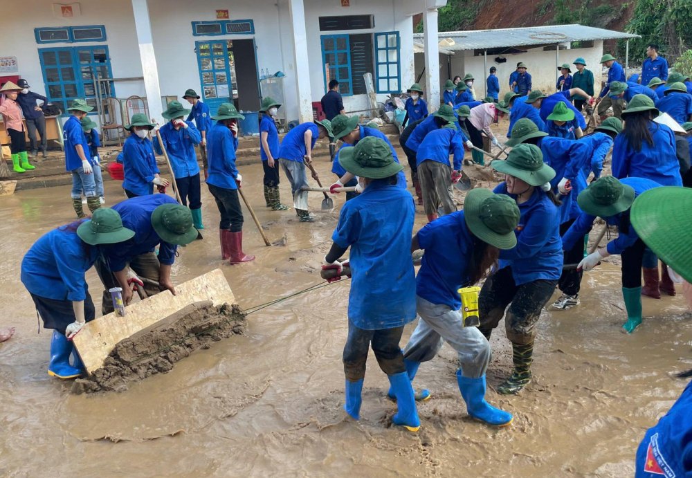 Thanh niên Sơn La ra quân khắc phục hậu quả mưa lũ
