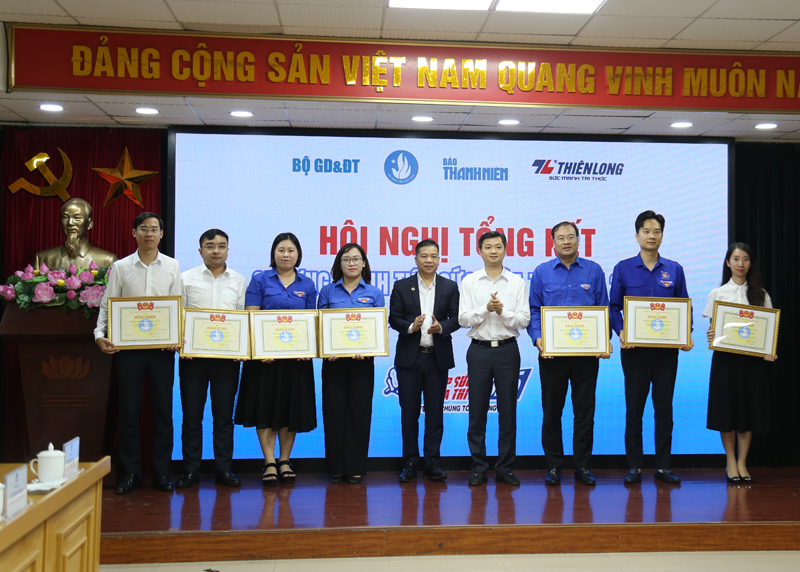 Hội nghị tổng kết chương trình “Tiếp sức mùa thi” năm 2025