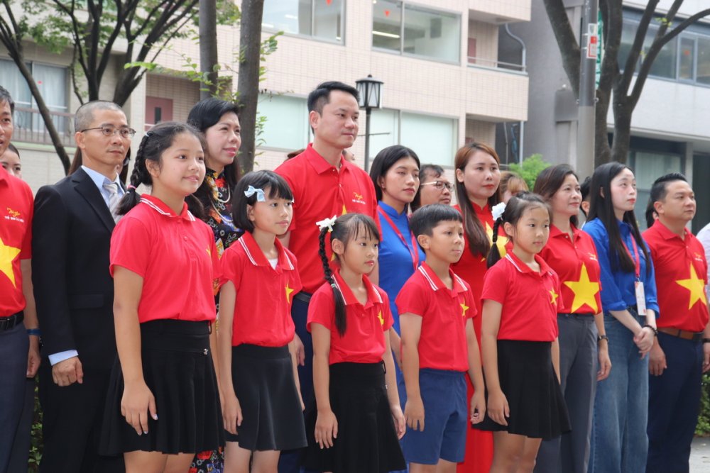 Thanh niên sinh viên Việt Nam tại Nhật Bản hưởng ứng chiến dịch Tôi yêu Tổ quốc tôi