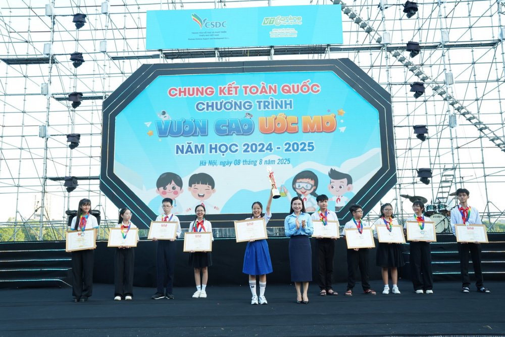Học sinh lớp 8 giành Quán quân 'Vươn cao ước mơ' năm 2025