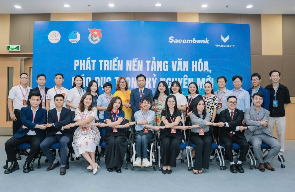 Chiếc xe lăn chở một nghị lực lớn