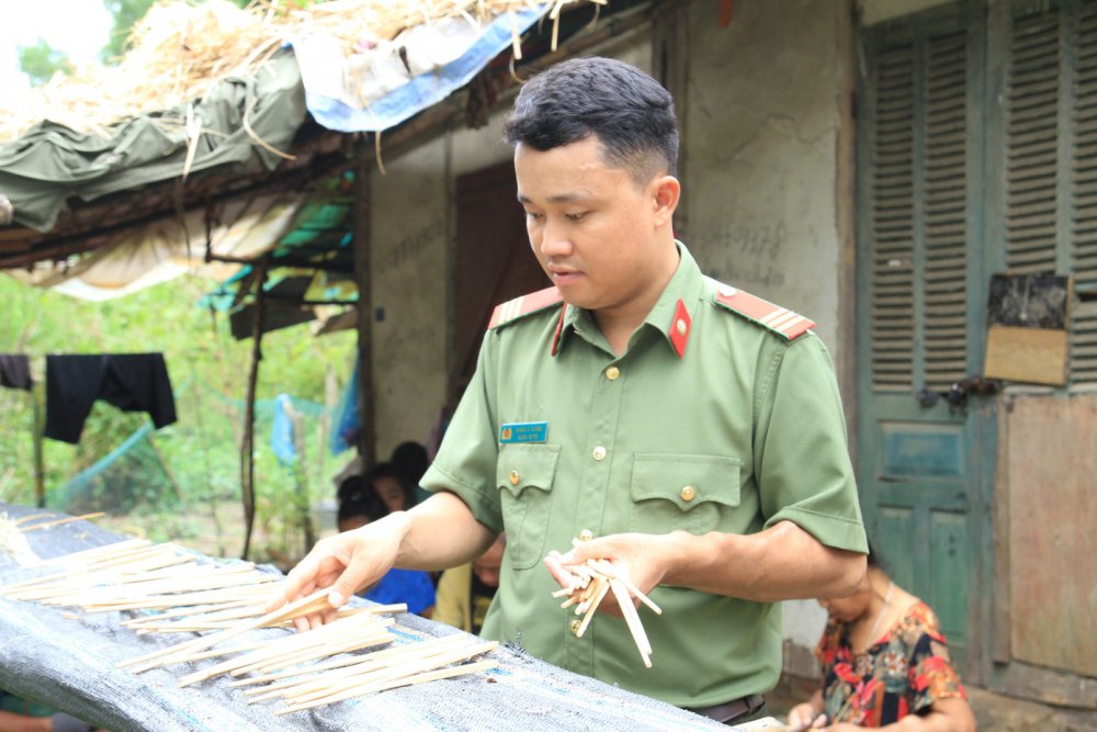 Chiến sĩ công an bị suy thận và những bó đũa yêu thương