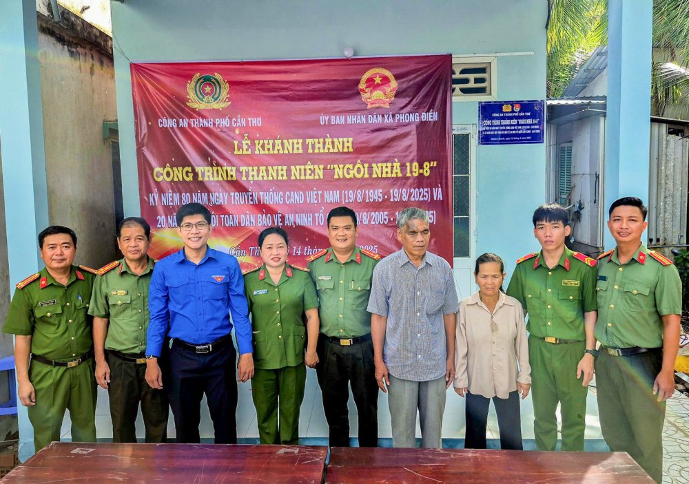 Thanh niên Công an Cần Thơ tặng nhà 19/8 cho chiến sĩ khó khăn