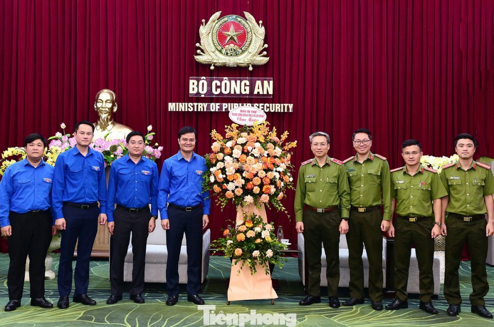 Bí thư thứ nhất T.Ư Đoàn chúc mừng Bộ Công an dịp 80 năm Ngày truyền thống lực lượng CAND