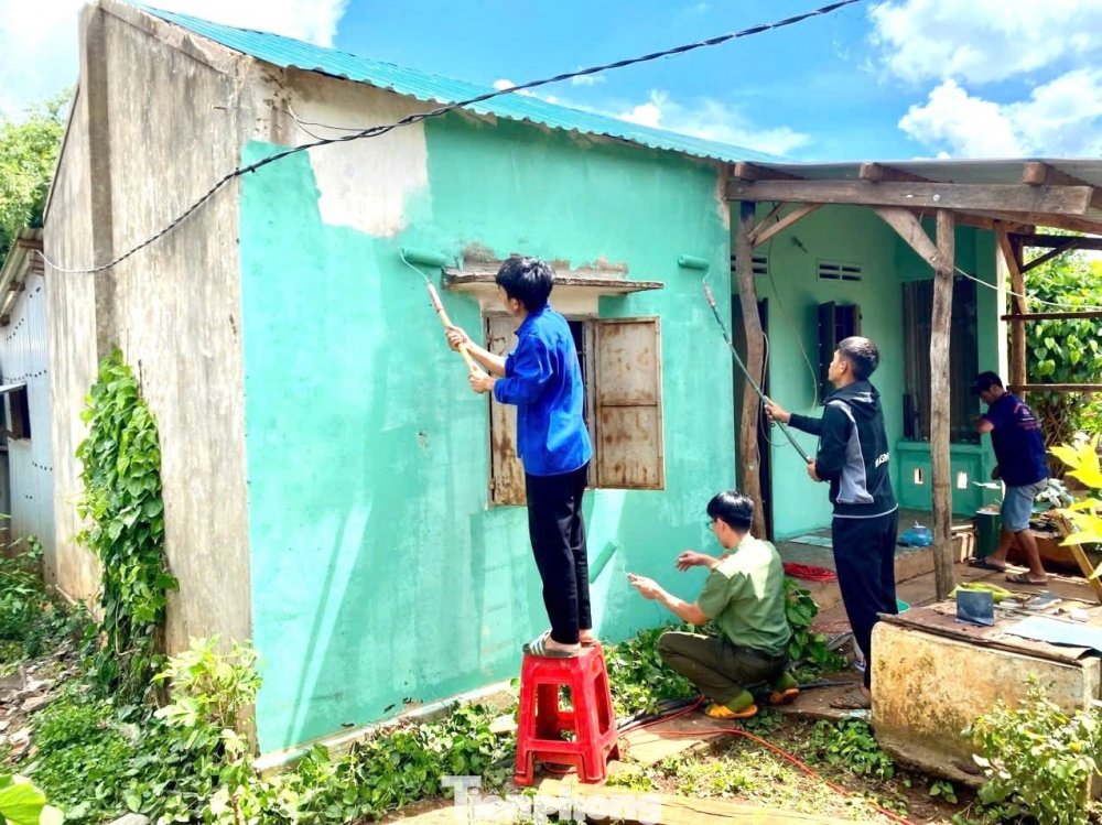Tuổi trẻ công an Đắk Lắk trao gửi nghĩa tình đến cộng đồng