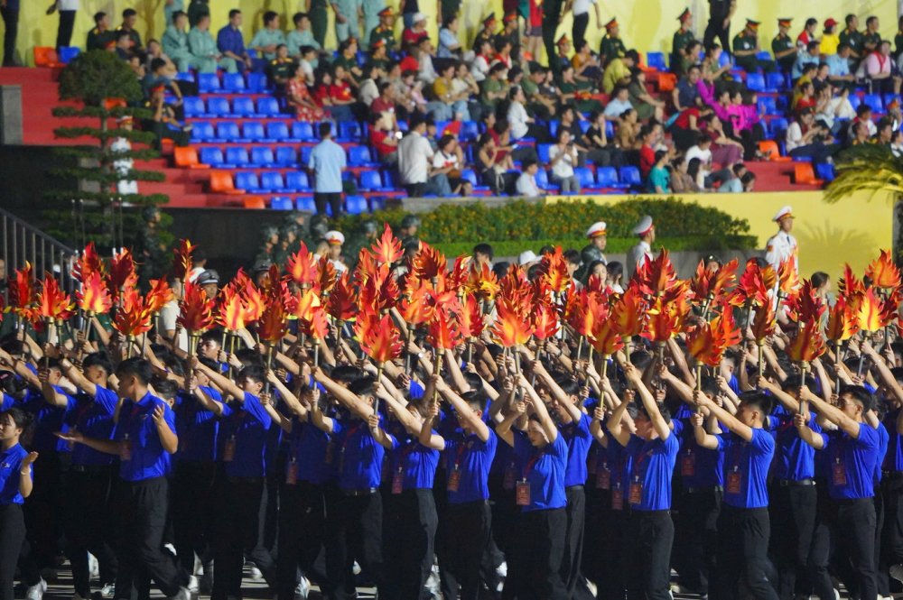 Màu sắc tươi trẻ của khối đoàn viên thanh niên tại buổi tổng hợp luyện