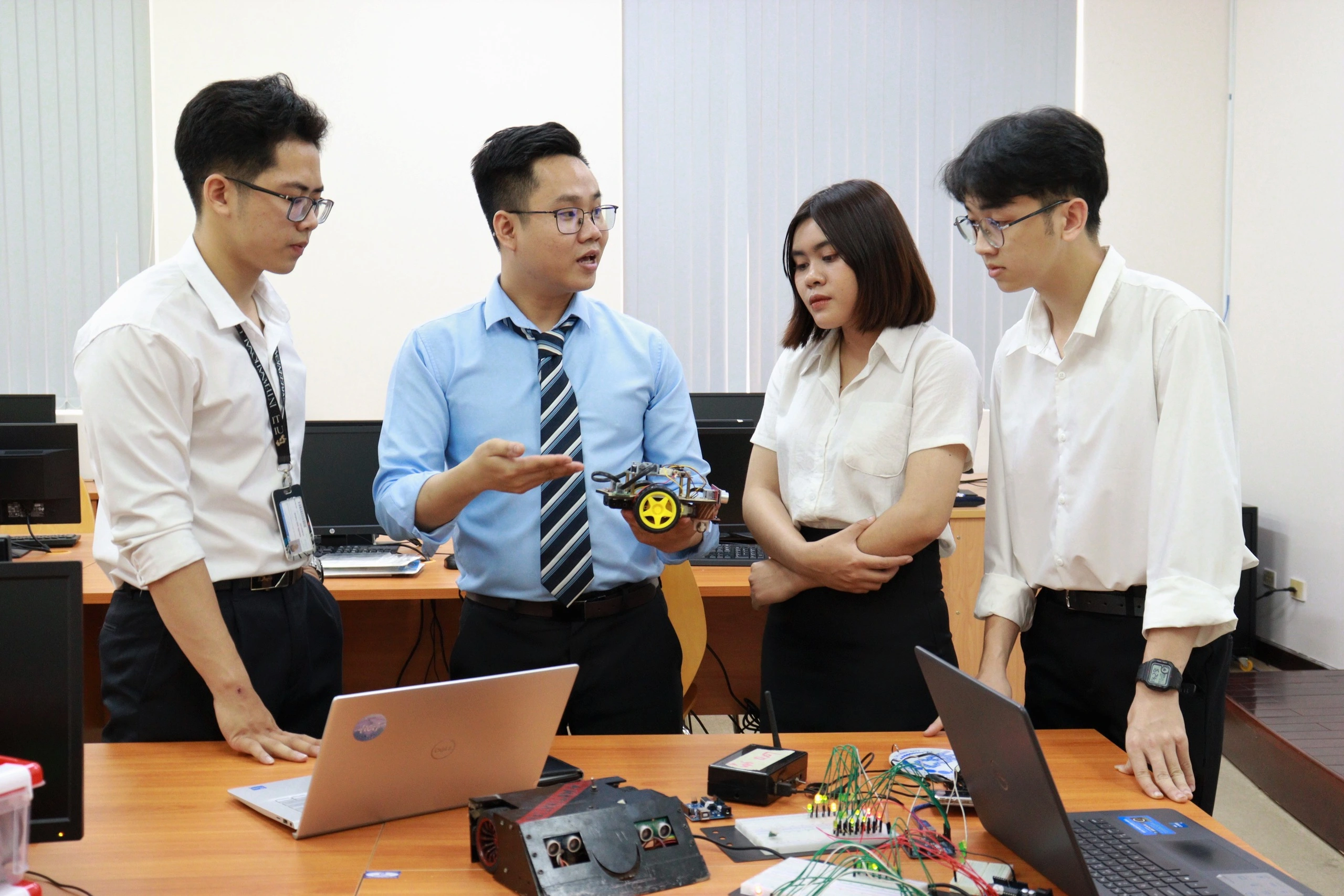 Tình yêu Tổ quốc không chỉ dừng lại ở cảm xúc