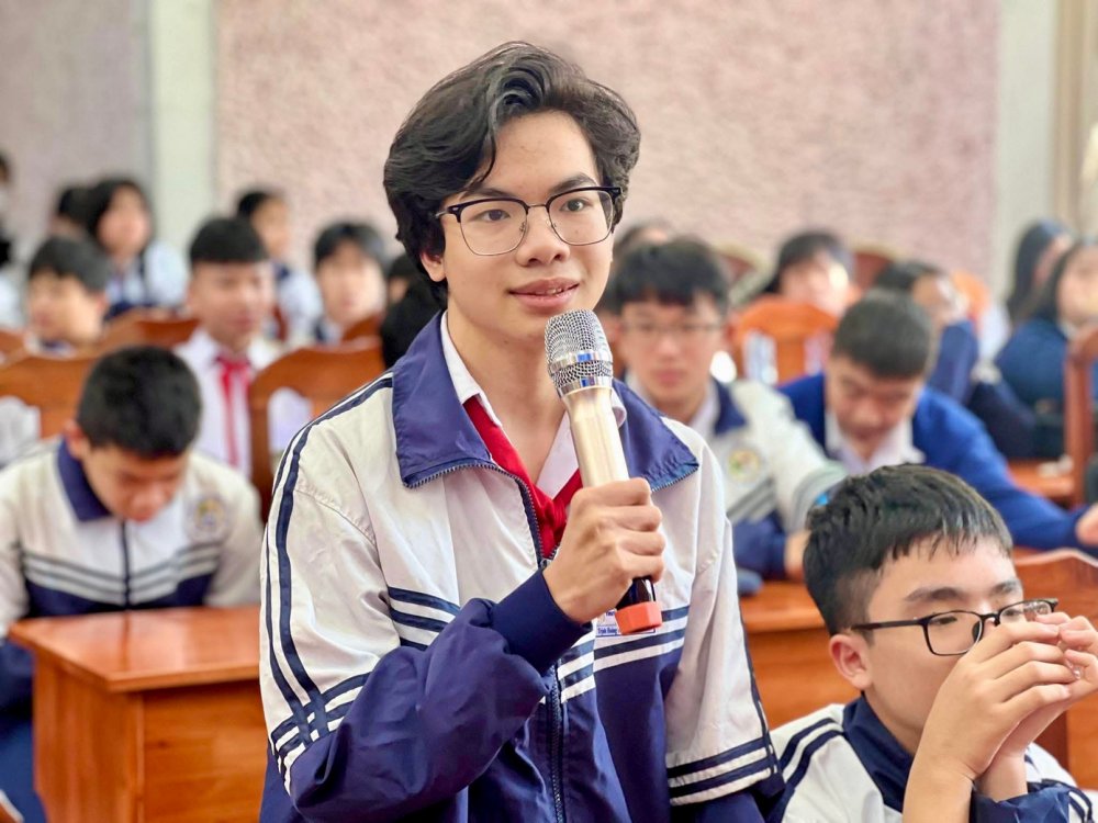 Học sinh Lâm Đồng dự phiên tòa giả định xử tội phạm ma túy