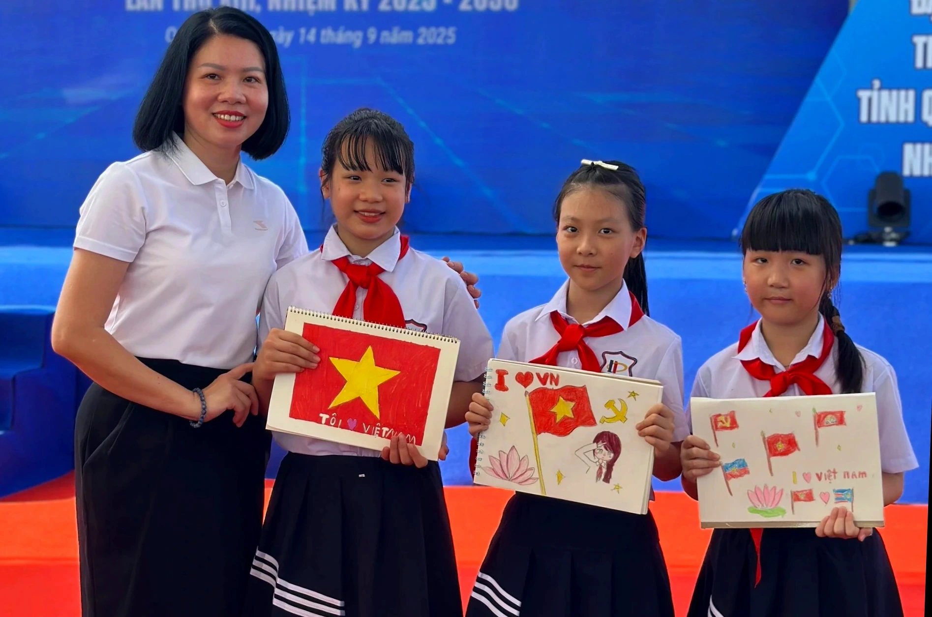 Tuổi trẻ Quảng Ninh thắp lửa tự hào, tiến bước