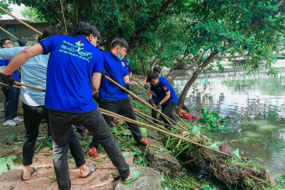 Chiến dịch tình nguyện hè sôi nổi tại Lào và Campuchia