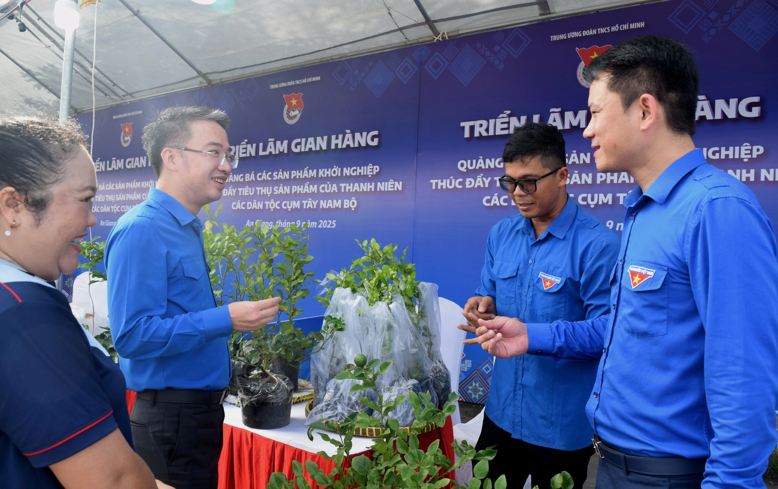 30 gian hàng với sản phẩm OCOP có giá trị cao