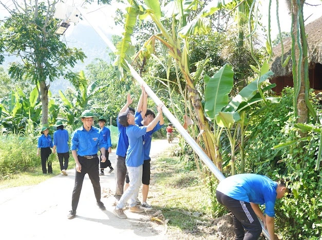 Áo xanh tình nguyện về vùng cao