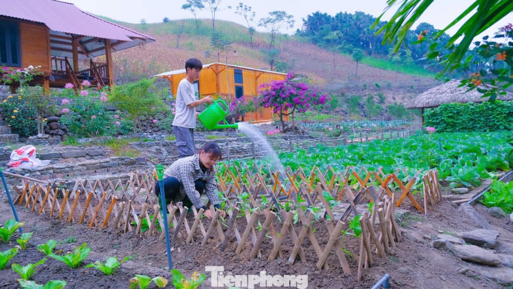Chàng trai Mường được đề cử Thanh niên sống đẹp 2025, giúp thanh niên địa phương phát triển kinh tế