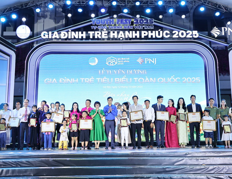 Vinh danh 10 “Gia đình trẻ tiêu biểu” năm 2025