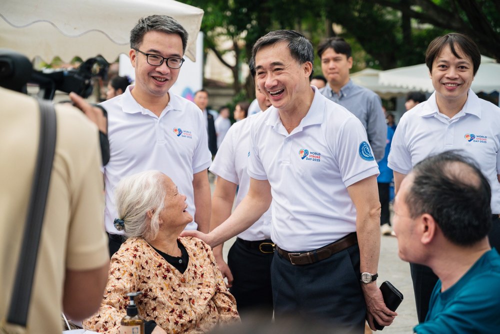 Thầy thuốc trẻ dùng AI khám, tư vấn phòng, chống đột quỵ