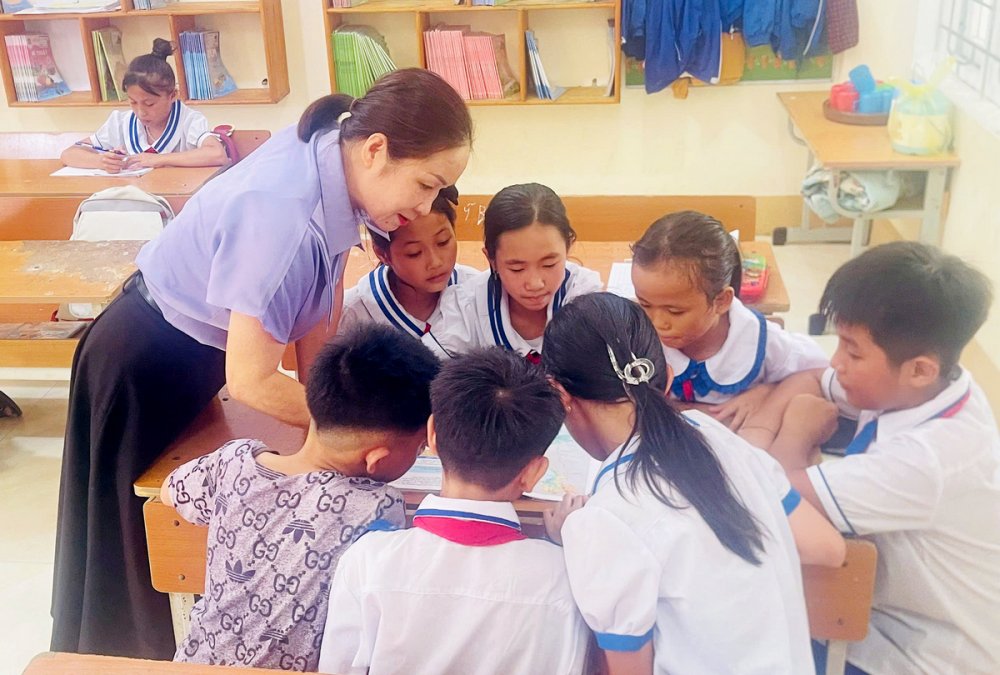 Cô giáo miền biển 25 năm