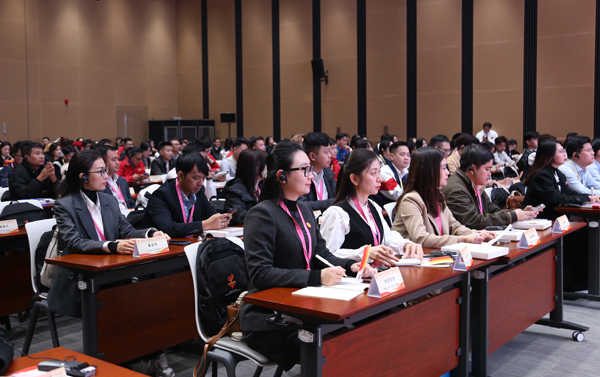 Các đại biểu “Hành trình đỏ” toạ đàm chuyên đề “Hồ Chí Minh tại Trung Quốc”