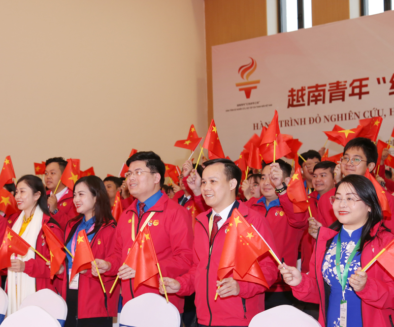 Thanh niên Việt Nam – Trung Quốc “Kế thừa gen đỏ” hướng tới tương lai