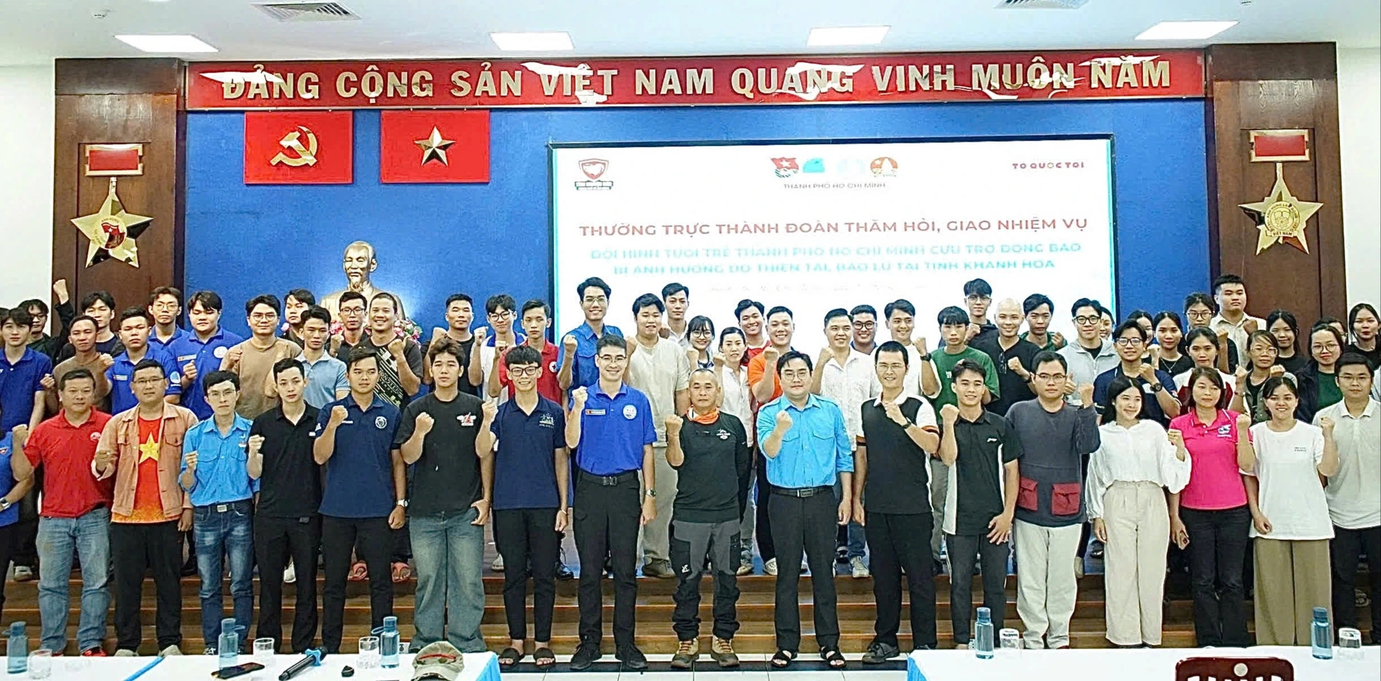 150 thanh niên tình nguyện TP.HCM lên đường ra vùng lũ hỗ trợ người dân