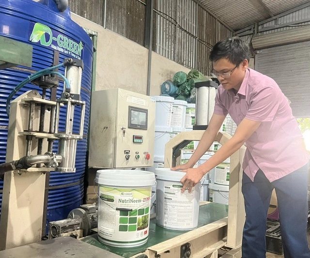 Chàng trai 28 tuổi từ nhân viên trở thành giám đốc nhờ lối đi riêng