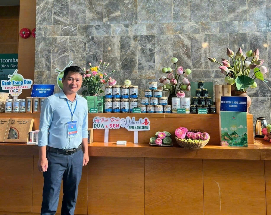 Người khơi sắc sen, thắp sáng tiềm năng sen Gia Lai