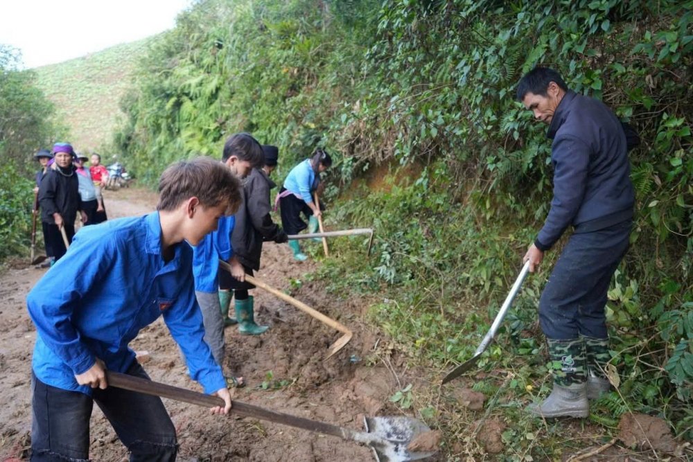 Thanh niên Sa Pa 100 ngày đêm chỉnh trang ngõ, xóm