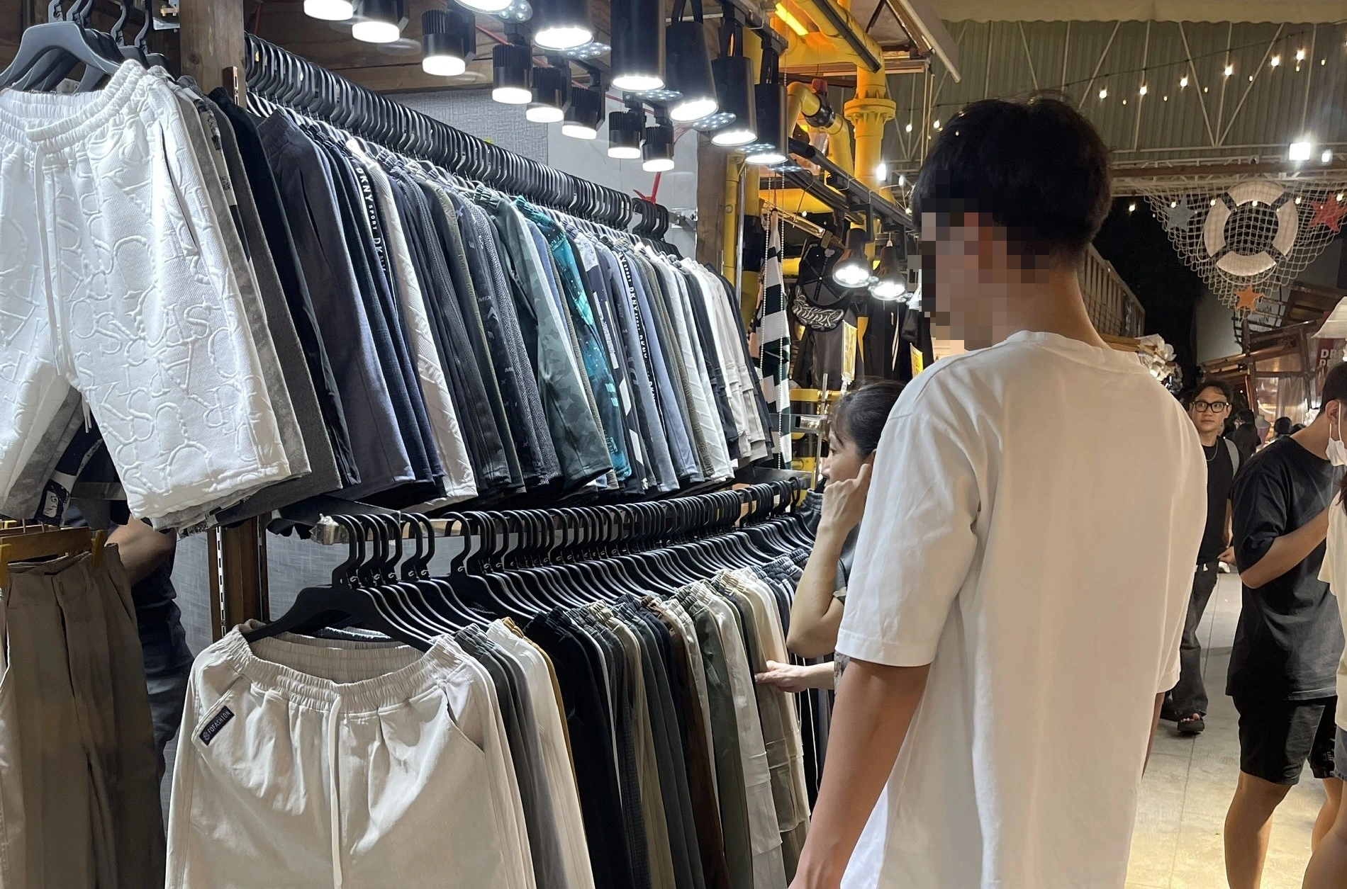 Sự thật về câu chuyện đàn ông làm gì có đồ cũ?