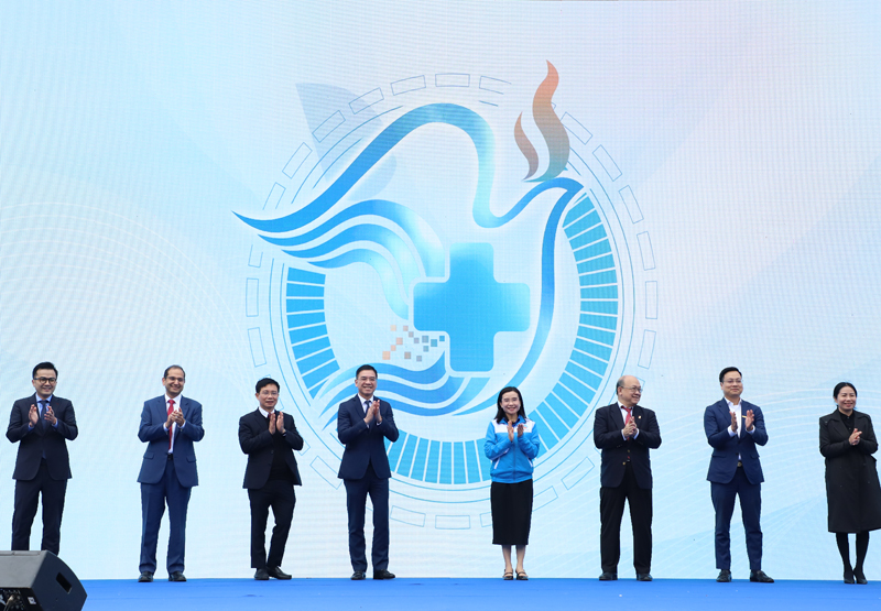 Giúp người dân tiếp cận y tế thông qua các giải pháp công nghệ, trong đó có ứng dụng AI