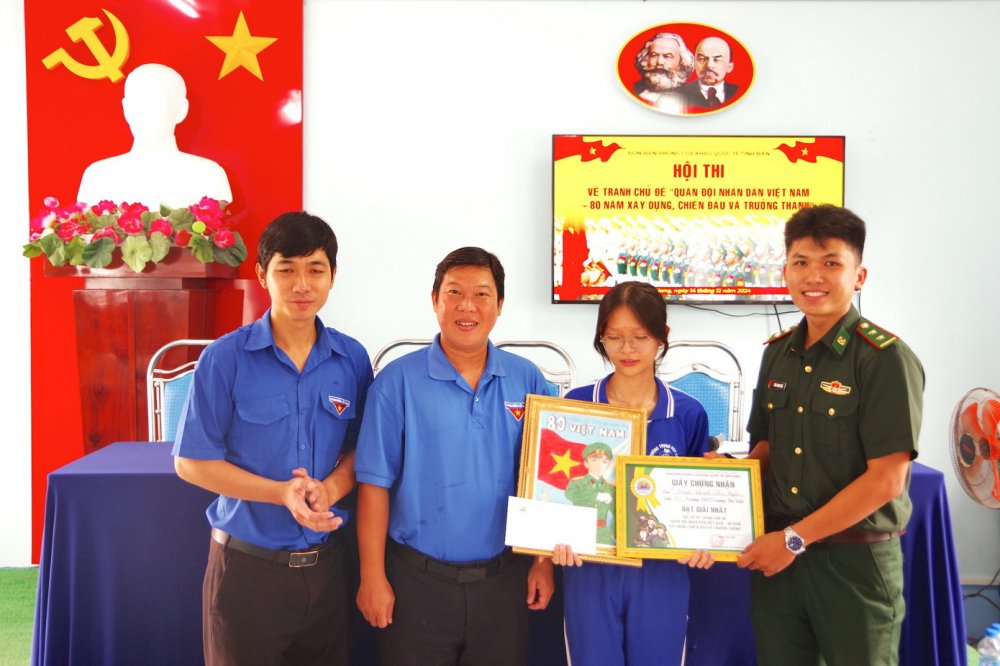 Thủ khoa Học viện Biên phòng 2 năm liền đạt gương mặt trẻ tiêu biểu