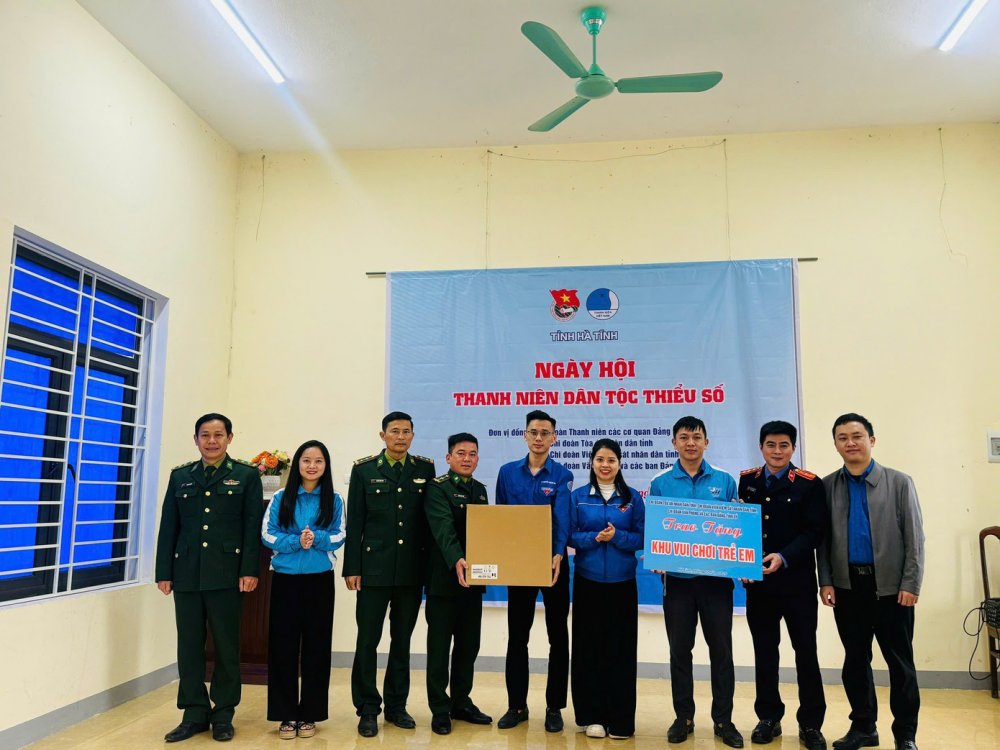 Tuổi trẻ Hà Tĩnh chung tay chăm lo đồng bào người dân tộc Chứt