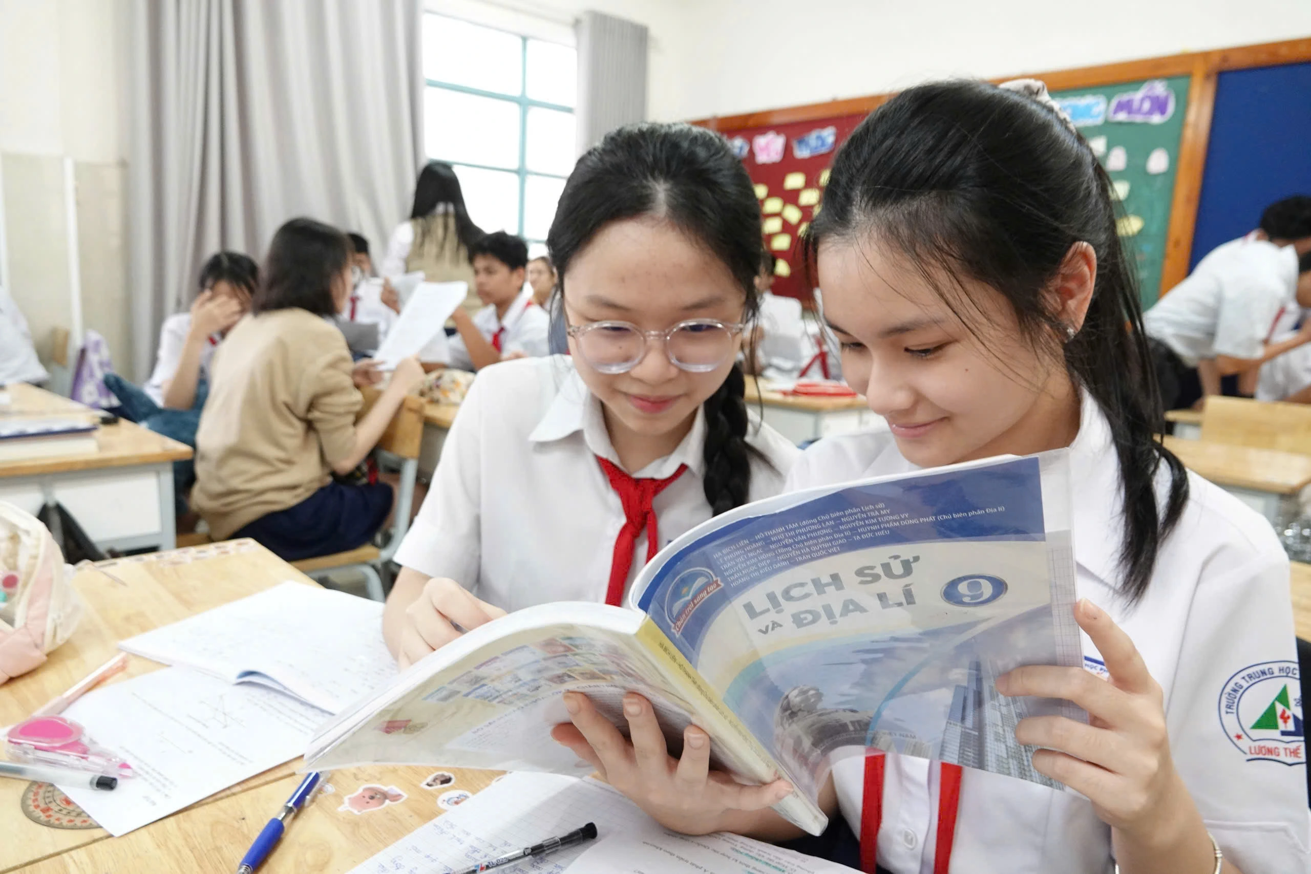 Để không lãng phí các bộ sách giáo khoa hiện hành