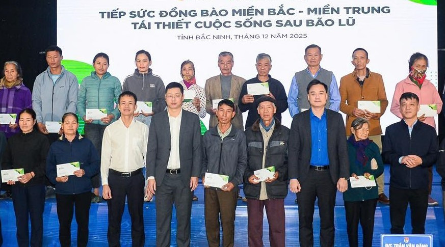 Tỉnh Đoàn Bắc Ninh trao 800 triệu đồng hỗ trợ người dân khắc phục hậu quả thiên tai