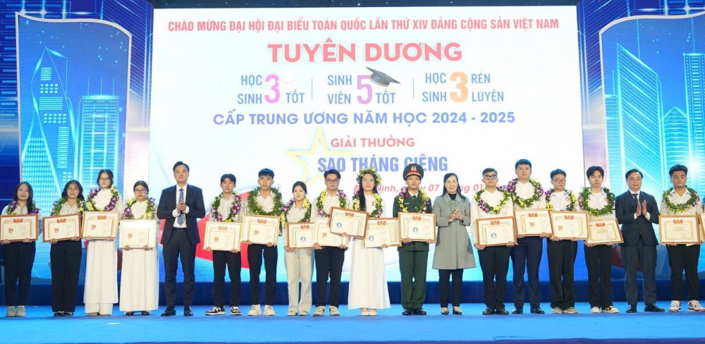 Rực sáng 'Sinh viên 5 tốt', 'Học sinh 3 tốt' ở Bắc Ninh