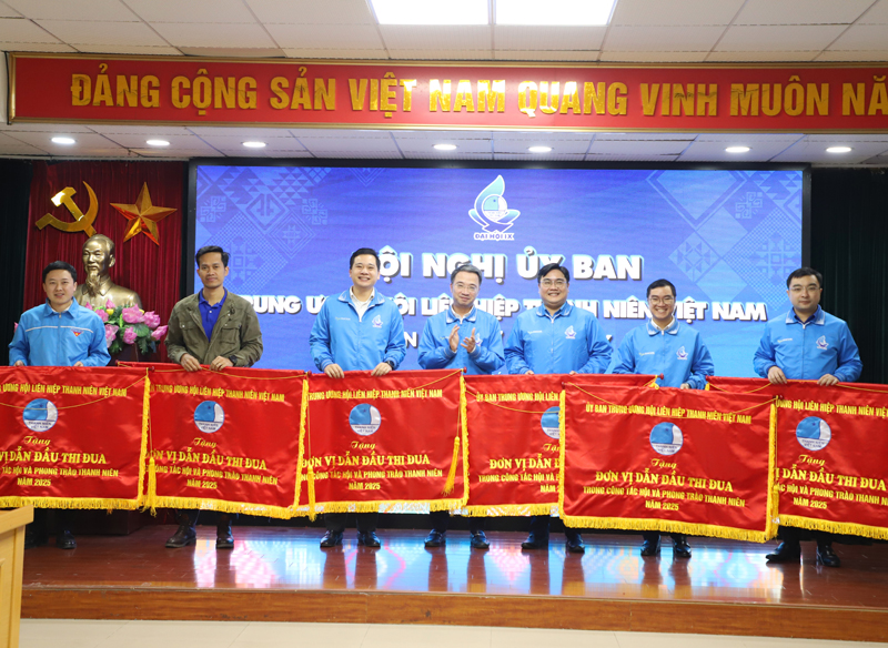 Hội nghị Uỷ ban Trung ương Hội Liên hiệp thanh niên Việt Nam lần thứ 4, khoá IX
