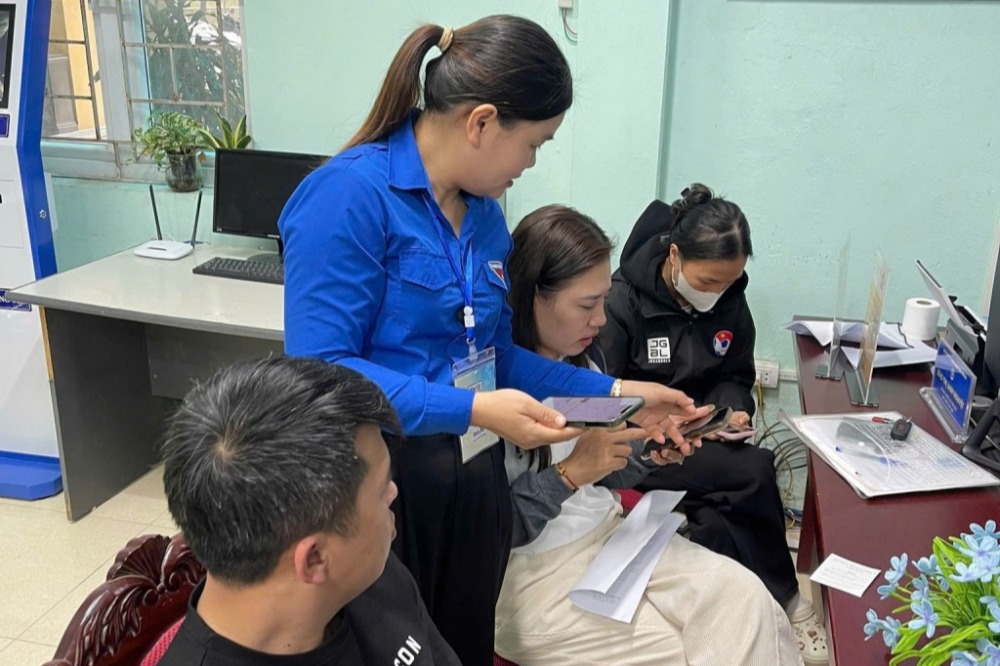 “Trợ lý số” đồng hành cùng người dân tại điểm hành chính công