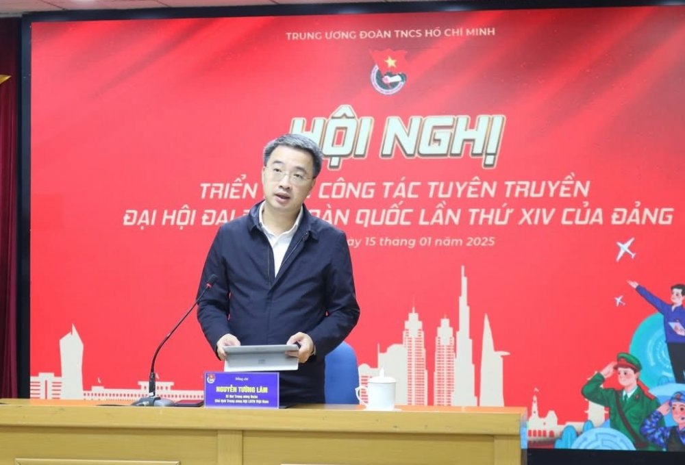 Các cấp bộ Đoàn trong đồng loạt Chào cờ trước giờ khai mạc Đại hội XIV của Đảng