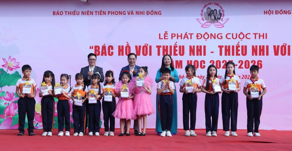 Phát động cuộc thi Bác Hồ với thiếu nhi - Thiếu nhi với Bác Hồ