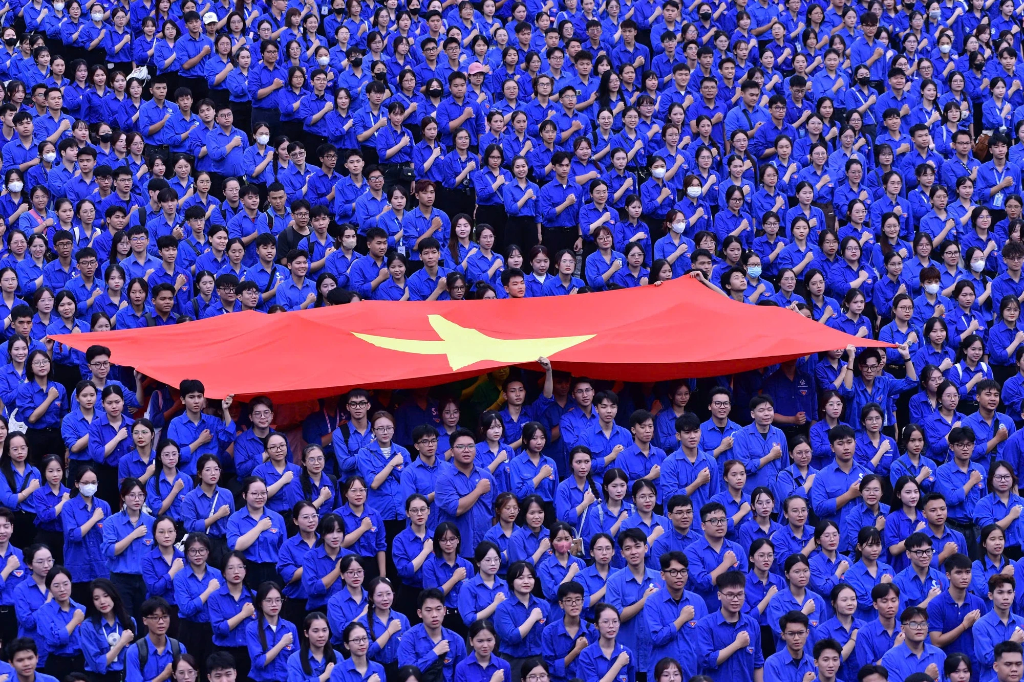 Khơi sức trẻ phát triển đất nước