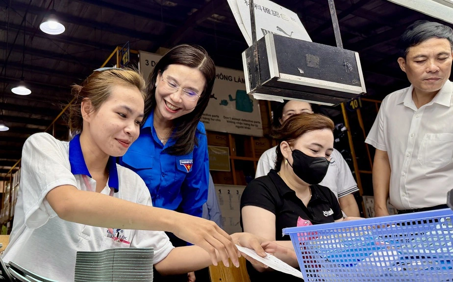 Chị Nguyễn Phạm Duy Trang – Trọn lòng vì thanh niên công nhân và thiếu nhi