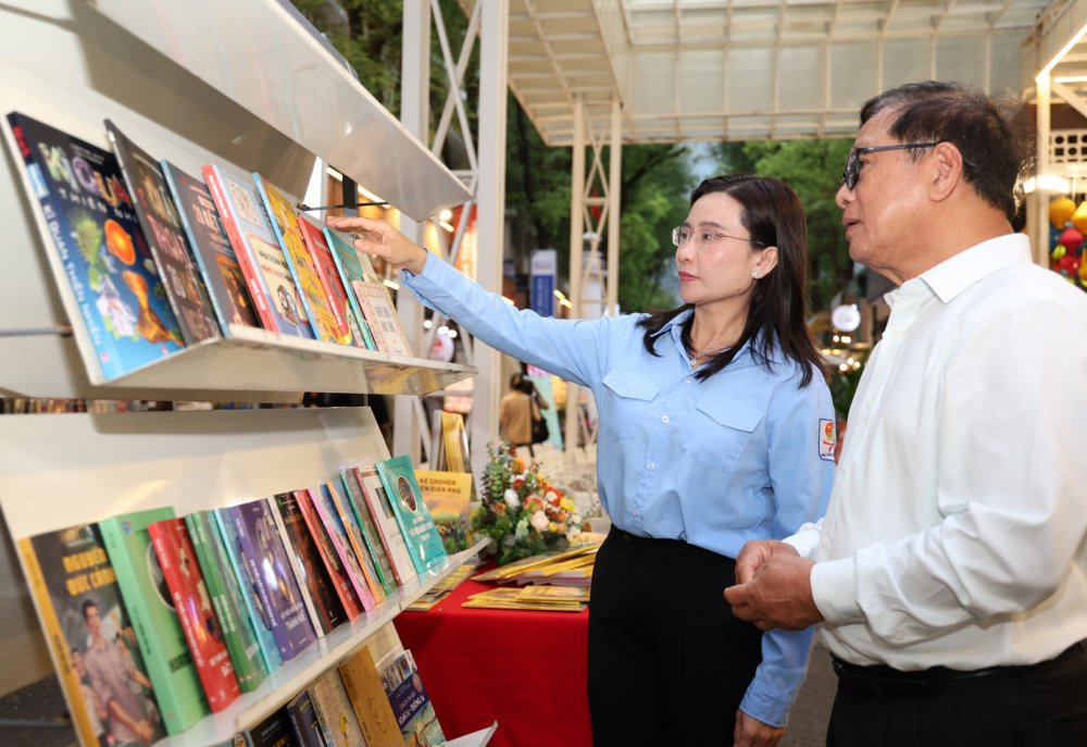 Ngành xuất bản, Hội đồng Đội Trung ương trao tri thức đến thiếu nhi