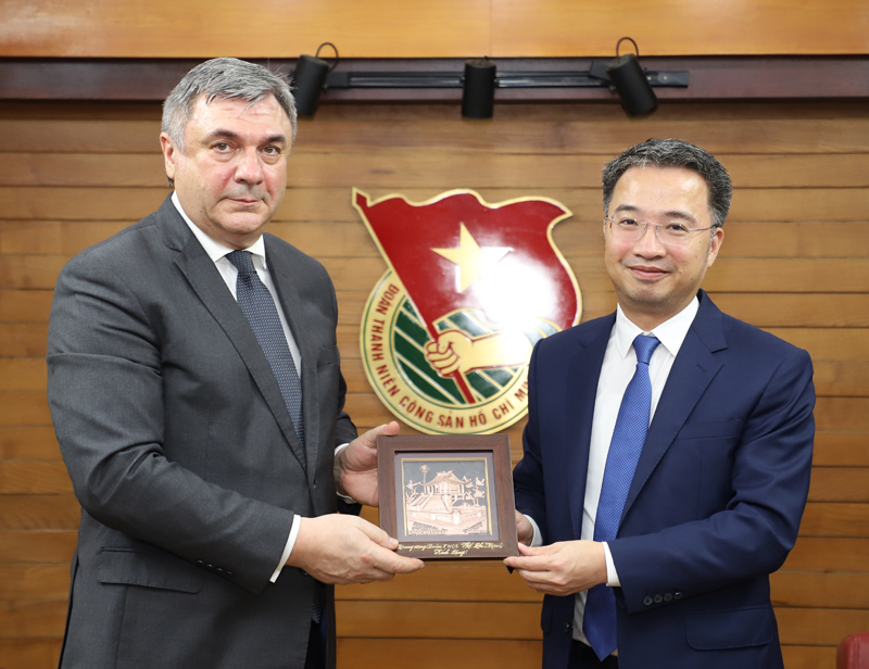 Bí thư Trung ương Đoàn tiếp xã giao Phó Chủ tịch Ủy ban Đối ngoại TP. Saint Petersburg (Liên bang Nga)